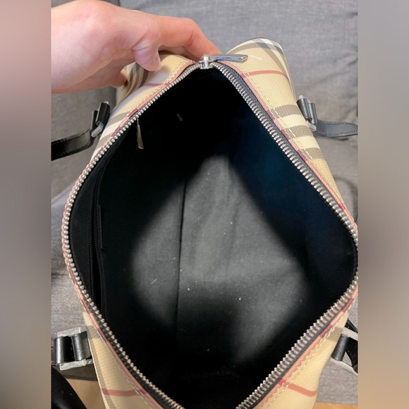 Vintage Burberry Nova Check Barrel Bag - Picture 9 of 12
